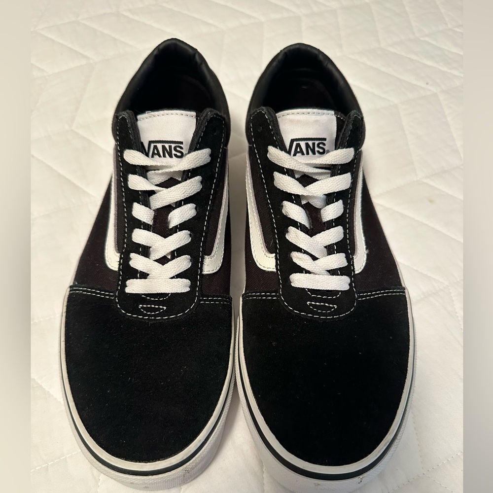 Vans Men's Classic Black and White Sneakers